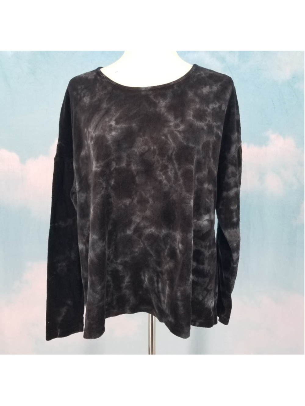 Baea Velvet Tie Dye Top Large NWT Black High Low Long Sleeve Soft Stretch